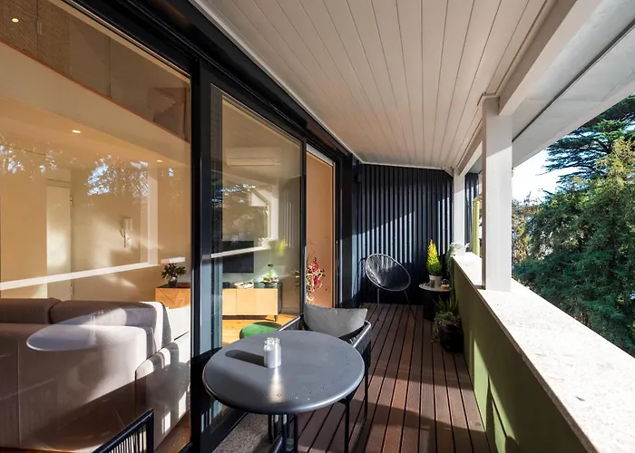 Апартаменты Luxe With Shared Pool And Garden Порту