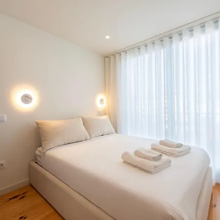 Apartman Luxe With Shared Pool And Garden