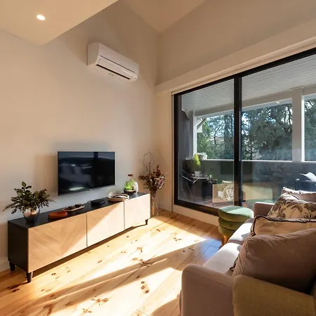 Luxe With Shared Pool And Garden Appartement *