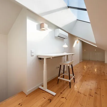 Luxe With Shared Pool And Garden *