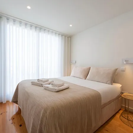Luxe With Shared Pool And Garden Appartement Oporto