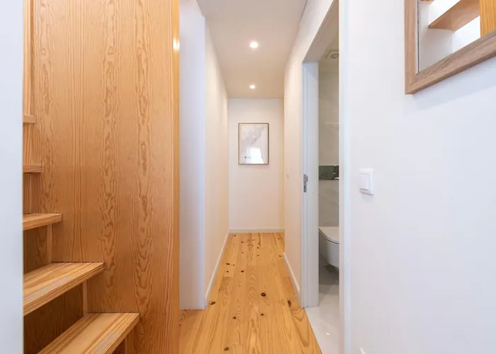 Luxe With Shared Pool And Garden Oporto