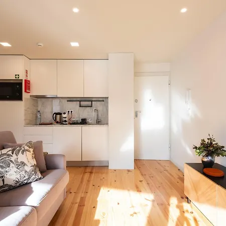 Apartamento Luxe With Shared Pool And Garden Oporto