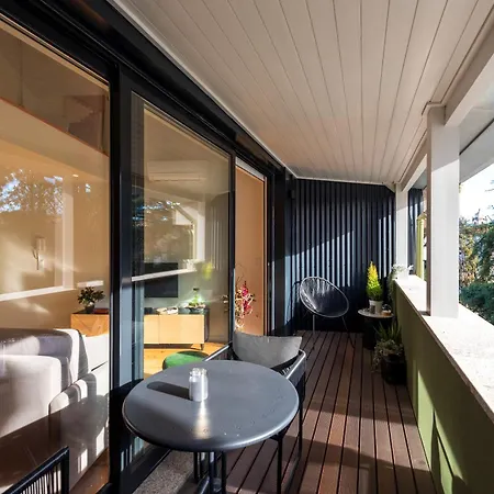 Apartamento Luxe With Shared Pool And Garden Oporto