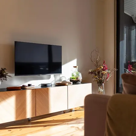 Apartamento Luxe With Shared Pool And Garden Oporto