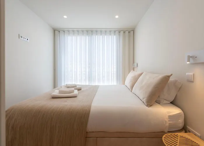 Luxe With Shared Pool And Garden * Porto