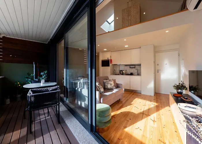 Luxe With Shared Pool And Garden